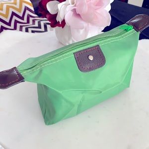 🎉SALE🎉 5/$25 ⭐️CUTE GREEN COSMETIC BAG!!!